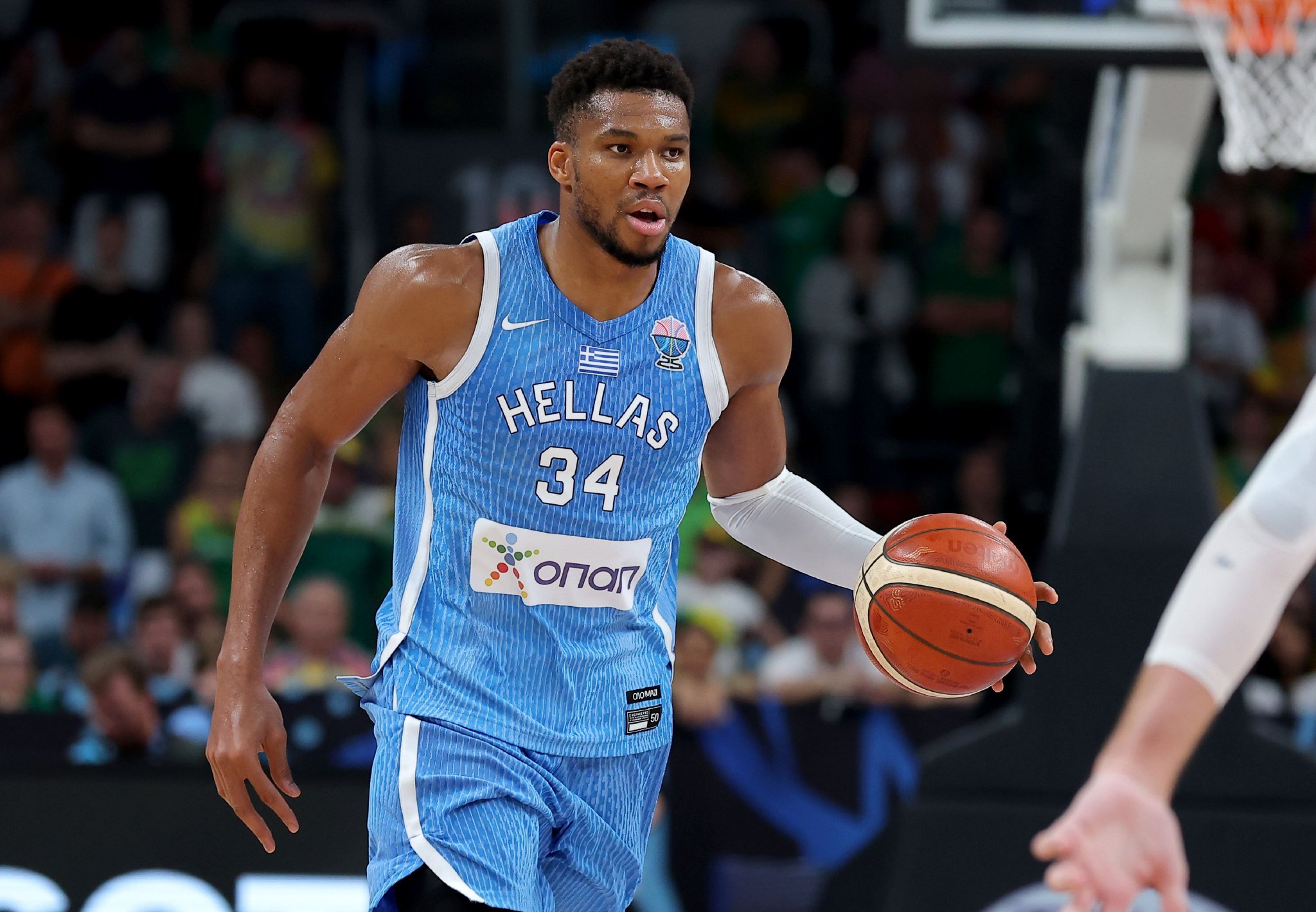 主裁判解释驱逐字母哥 主裁判解释驱逐字母哥