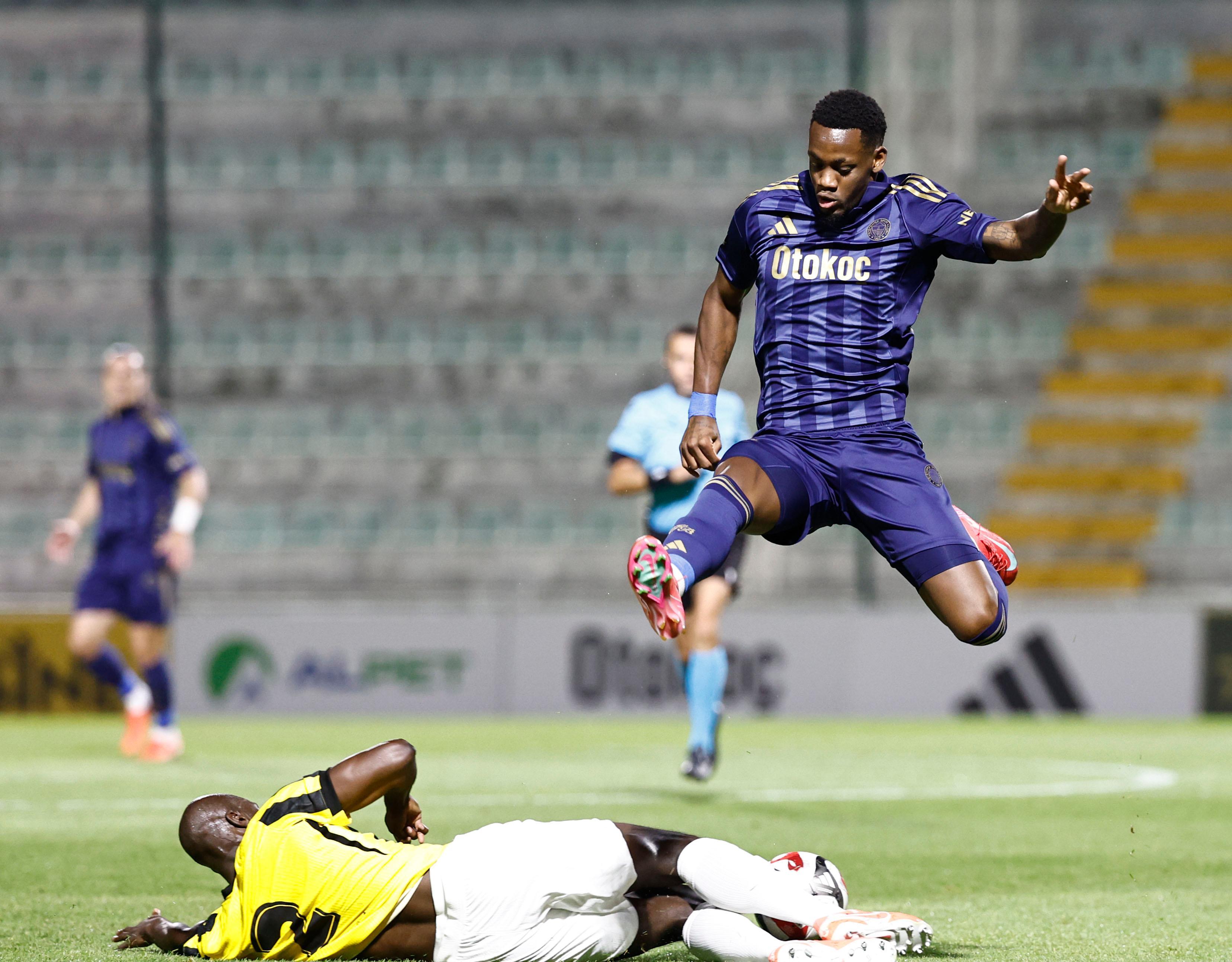 Doinb在曼联比赛中持续失利,持续失利引发热议!比赛高潮迭起(uzi游戏精彩集锦) Doinb在曼联比赛中持续失利,持续失利引发热议!比赛高潮迭起(uzi游戏精彩集锦)