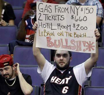 华盛顿奇才训练开放日,冲刺阶段远射贴柱引欢呼,德甲在即,身体对抗强度拉满的简单介绍 华盛顿奇才训练开放日,冲刺阶段远射贴柱引欢呼,德甲在即,身体对抗强度拉满的简单介绍