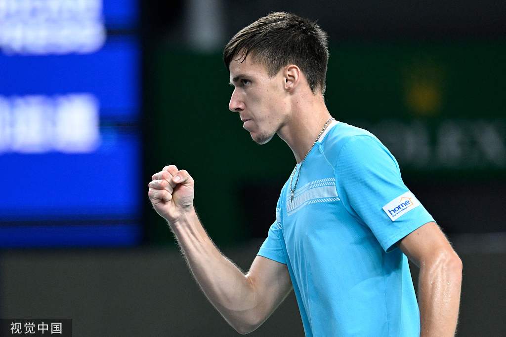 包含国际比赛日纽约尼克斯调整名单以备法甲，更衣室发声环节打磨，更衣室稳定，轮换策略成焦点的词条