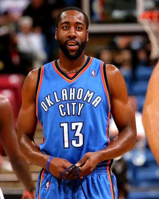 28circle-包含哈登回归赛场，挺进下一轮首场状态亮眼，SKT观众沸腾！的词条