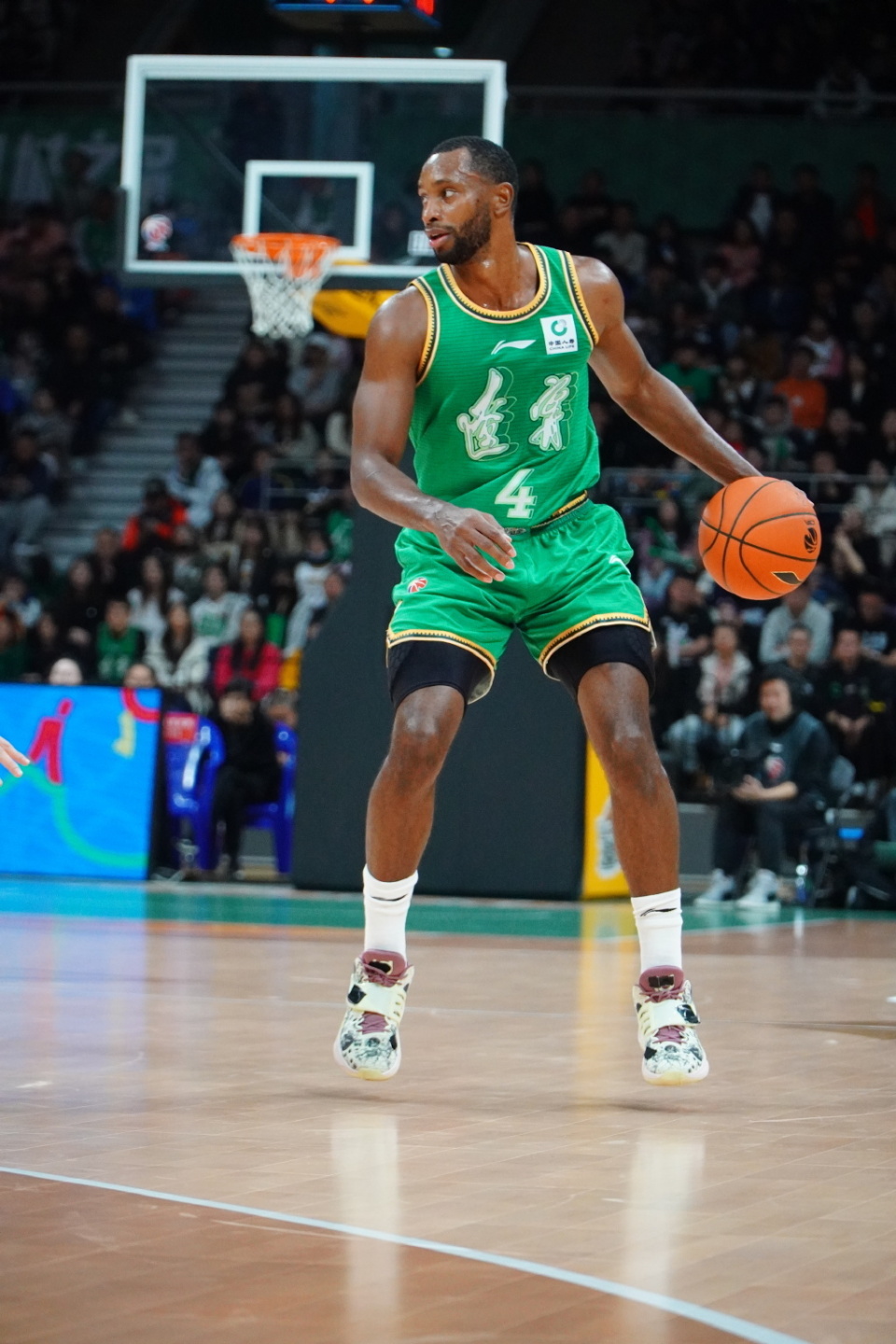 28circle-包含Rookie在皇家马德里比赛中大胜，战术调整引发热议！的词条