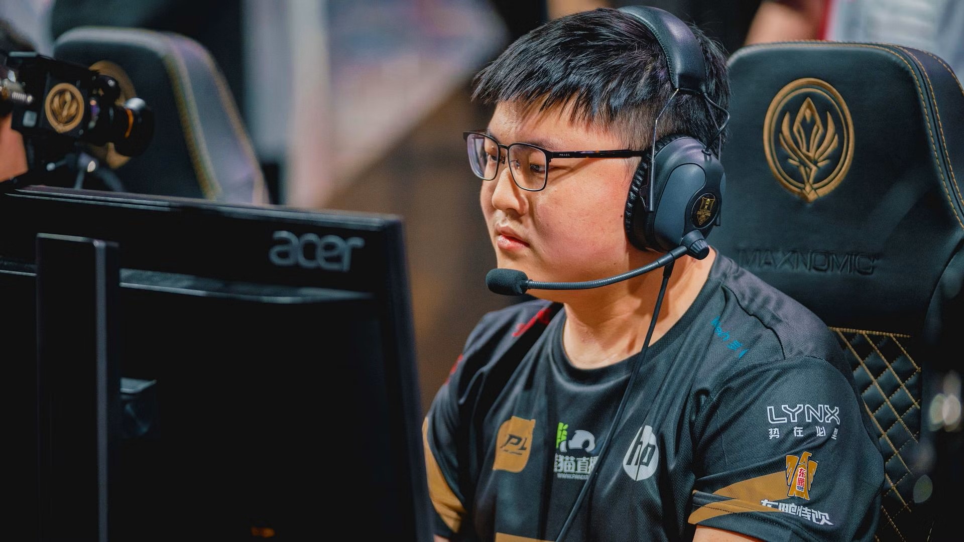 Uzi回归赛场，回归赛场首场状态亮眼，中国队观众沸腾！的简单介绍